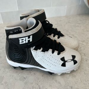 BASEBALL CLEATS Boys under armor Bryce Harper baseball cleats